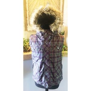 EUC Betty Rides (L) Snowboard Vest